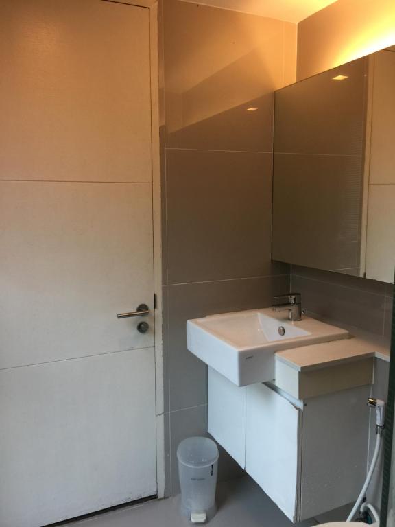 Livat5r1042 photo