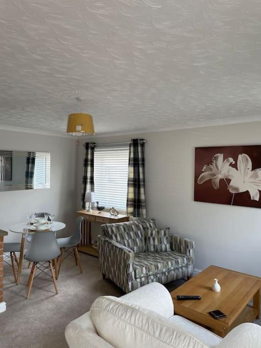 The Cwtch - a self contained one bedroom annex, Pwllheli