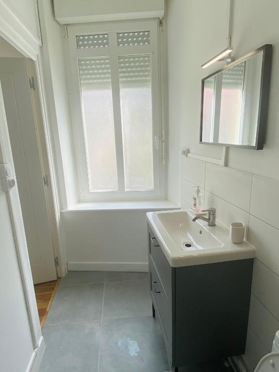 1st Floor Cozy Central Flat with free parking - 3