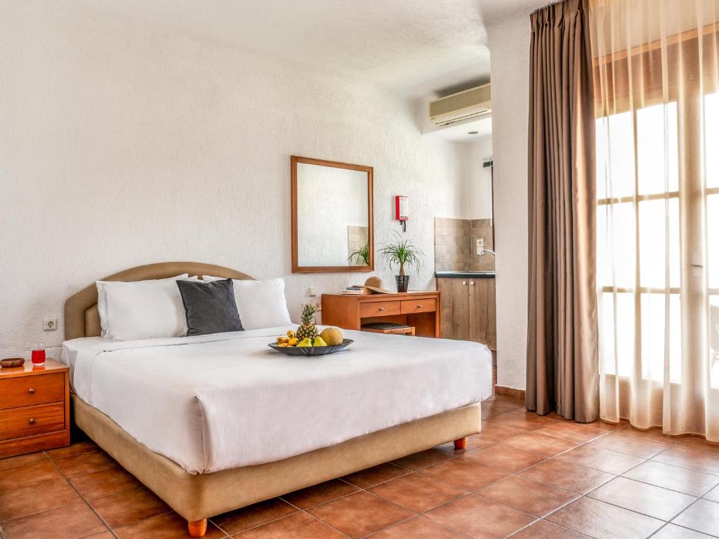 Elounda Alikes Suites & Studios photo