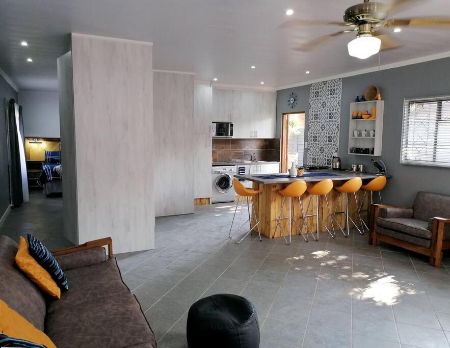 Greystoke - Furnished, self service apartment. — Hotel in Springs