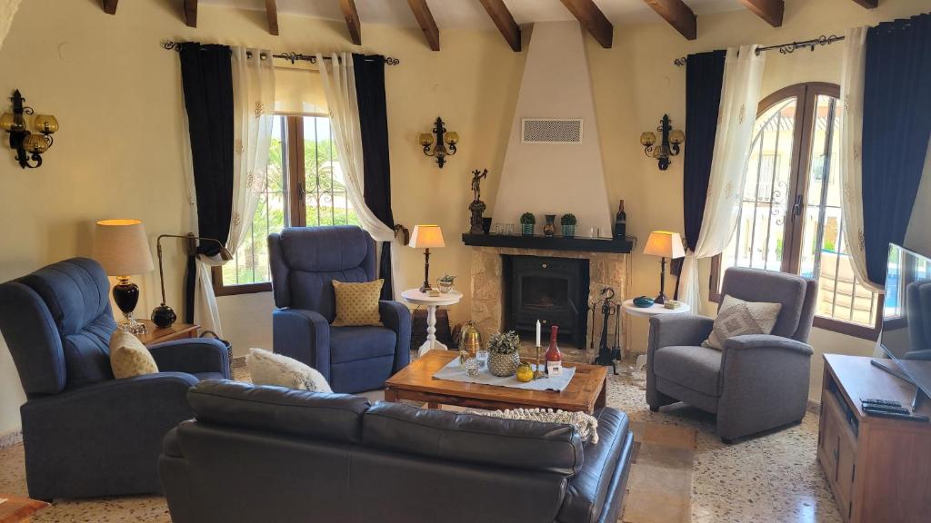 Benitachell - Villa - Sleeps 4 - Pool - Parking - 2
