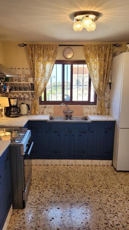 Benitachell - Villa - Sleeps 4 - Pool - Parking - 5