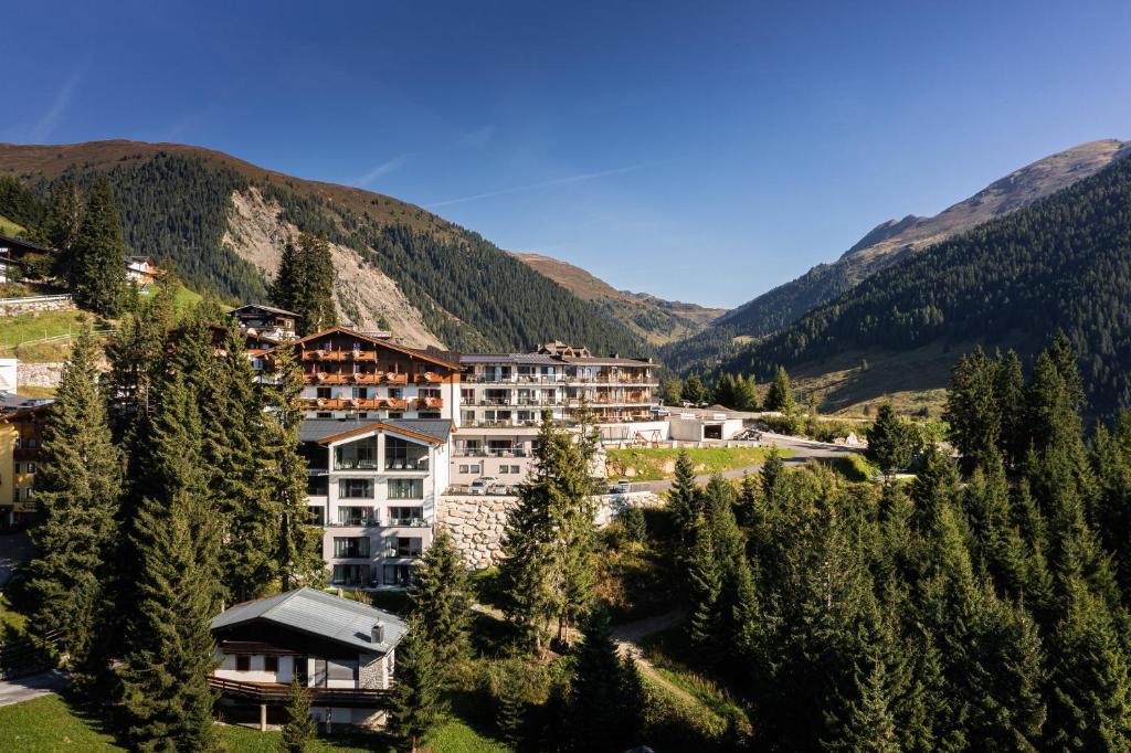 URSPRUNG Panorama Hotel Konigsleiten photo