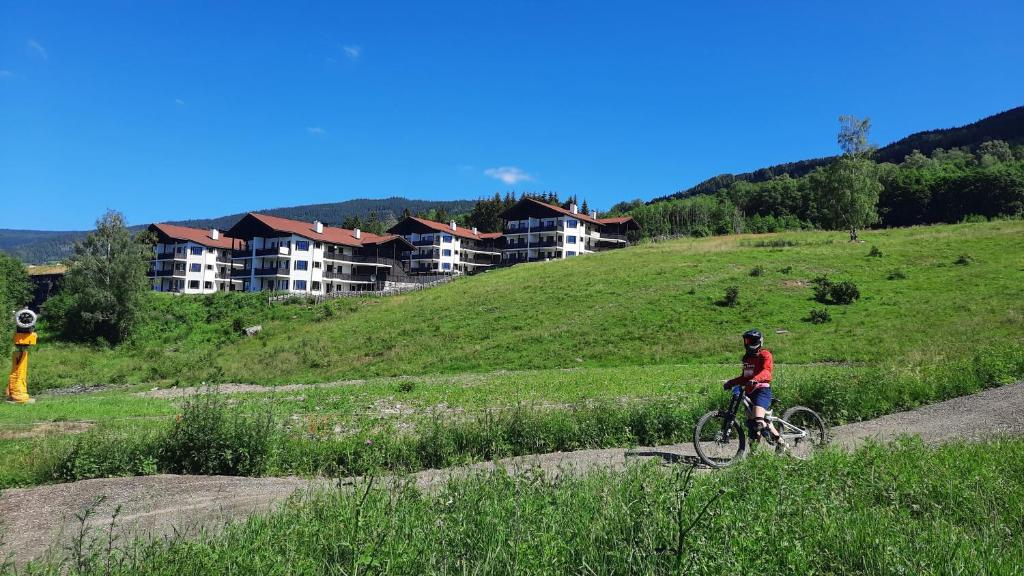 Alpin Apartments Solsiden — Hotel in Oyer
