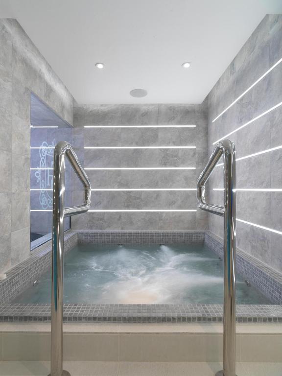 1. 호텔 쉐라톤 (..