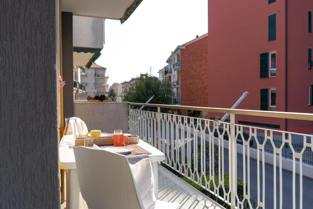 [PIETRA LIGURE] Downtown convenience -Free Parking - 3