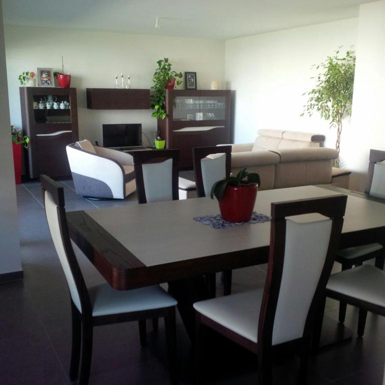 Apartment in Saint-Genis, Saint-Genis-Pouilly