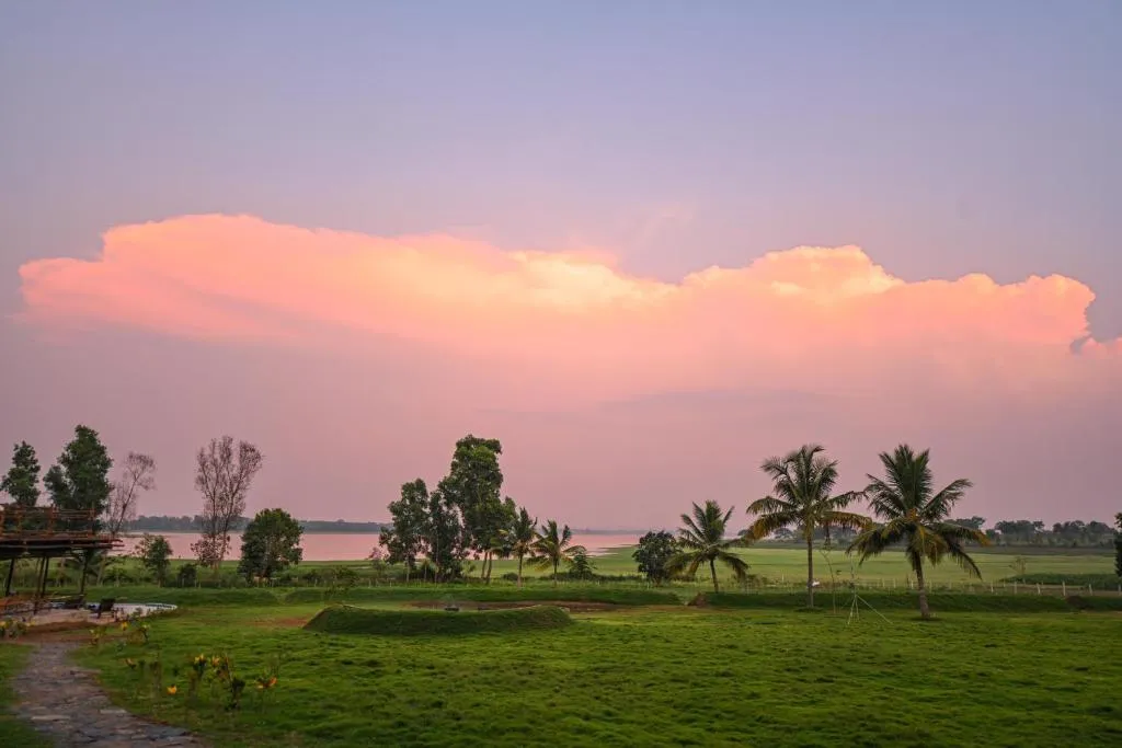 Fireflies Kabini，位于Begūr的酒店
