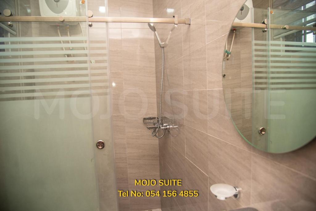 Mojo Apartment, Tema photo