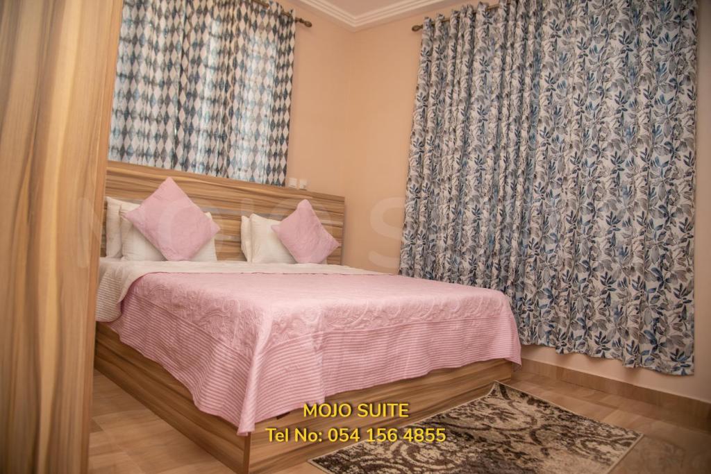 Mojo Apartment, Tema photo