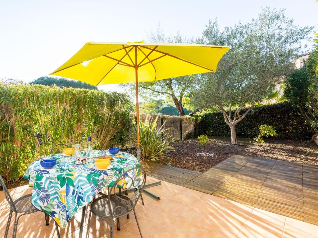 Holiday Home Le Mas d'Esquières 16 by Interhome - 2