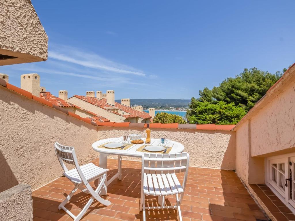 Studio Château de la Madrague-8 by Interhome - 2