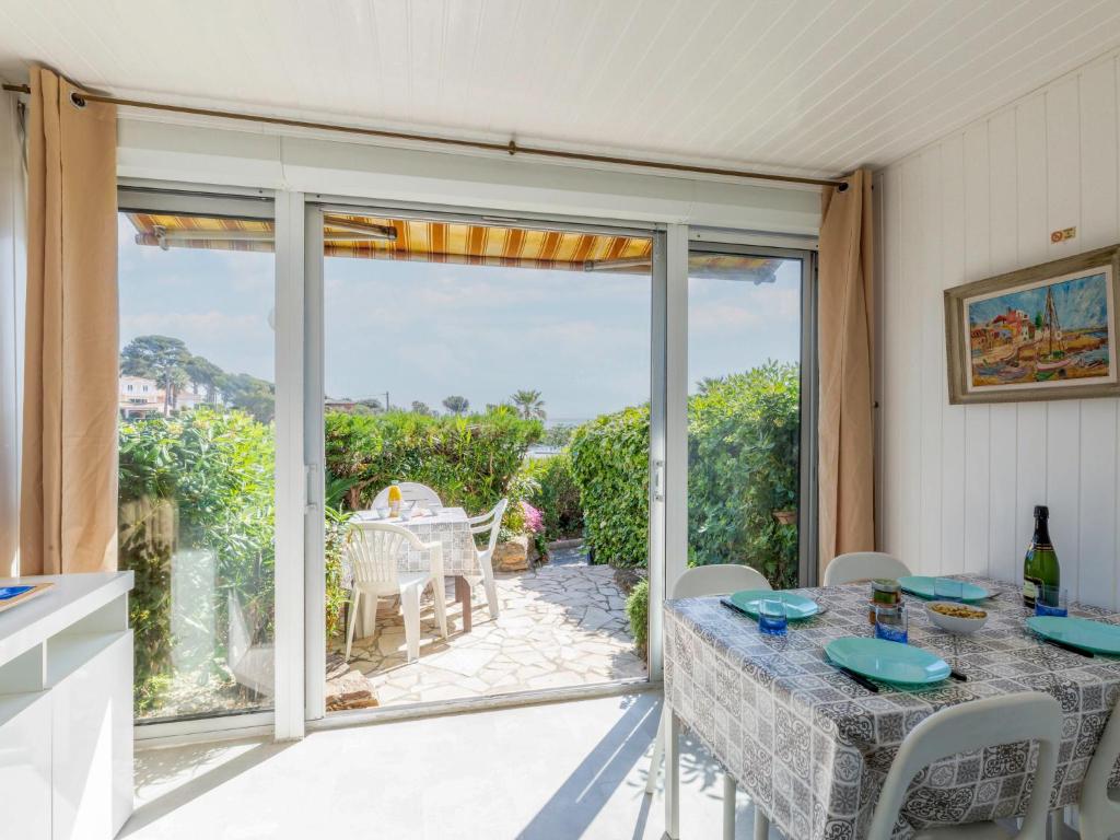 Apartment Le Front de Mer-4 by Interhome - 1