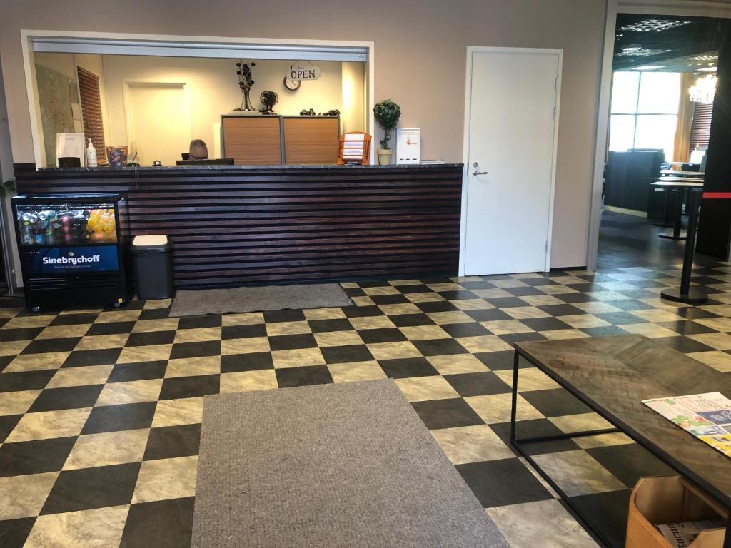 Check-in [24-hour]