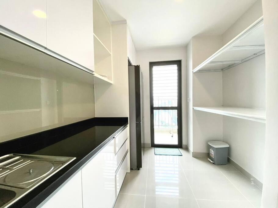 Biggest and luxurious 3brs Rivergate Residence