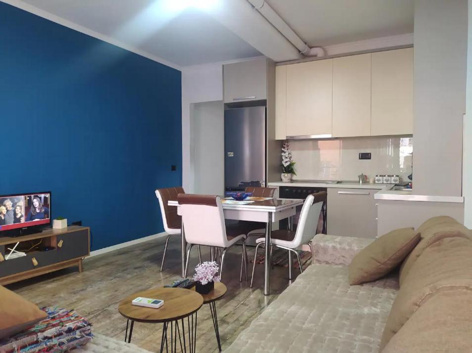 #1 Modern 1BR with Balcony in Up-and-Coming Hip Area photo