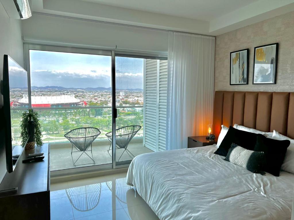 The One D16 Sobre el Malecón Vista al Estadio de Baseball - 5