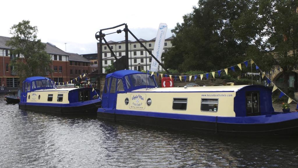 Houseboat Hotels — Hotel in Sheffield