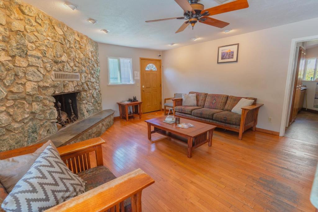 Mariposa Lodge — Hotel in Mariposa (CA)