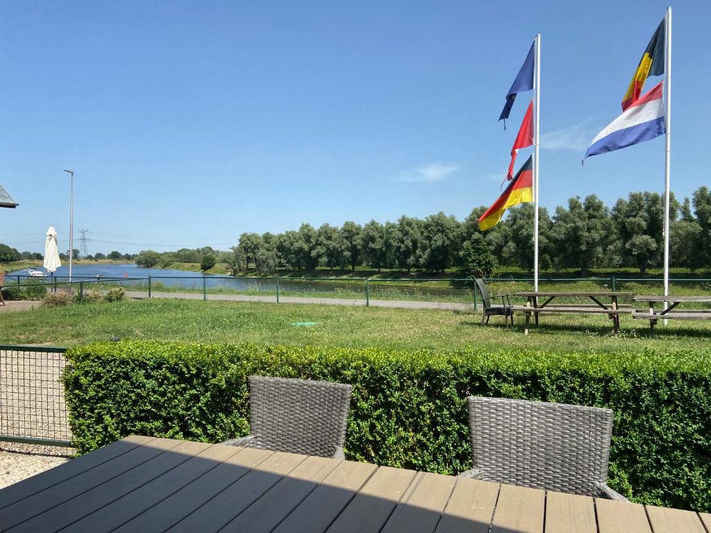 Chalet Eau Vive Meinekom 전경
