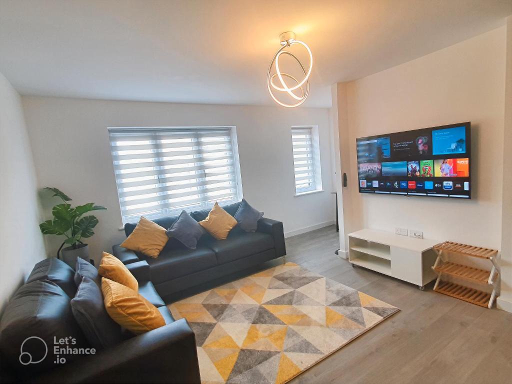 Lovely home close to City Center & Rail Station, Chesterfield