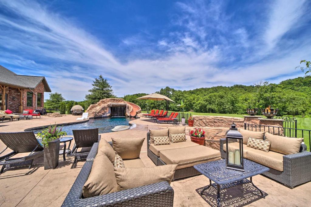 Private Resort Paradise with Hot Tub and Biking