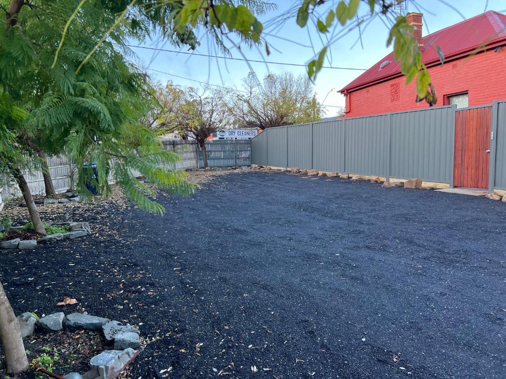 BENDIGO BOTANIC MOTEL- with KING BEDS-REFURBISHED 2022 photo