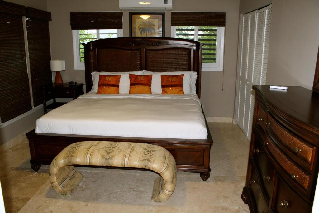 Villa with Chalk Sound View