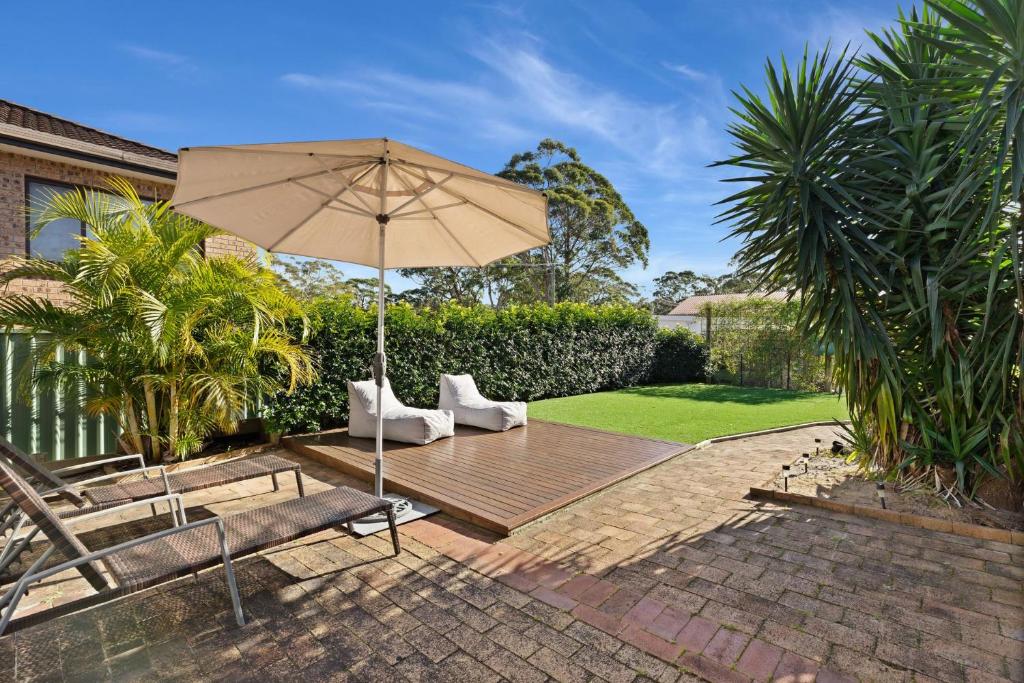 Gorgeous Outdoor Entertaining 2 Minute Walk to the Beach — Hotel in Jervis Bay