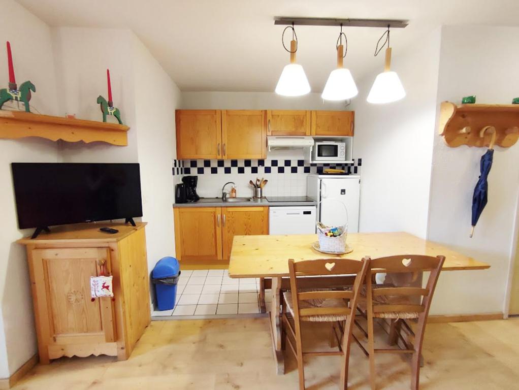 Le 102, T3 pour 5 personnes, vue montagne, classé 2 étoiles NF, parking, piscine en été - 4