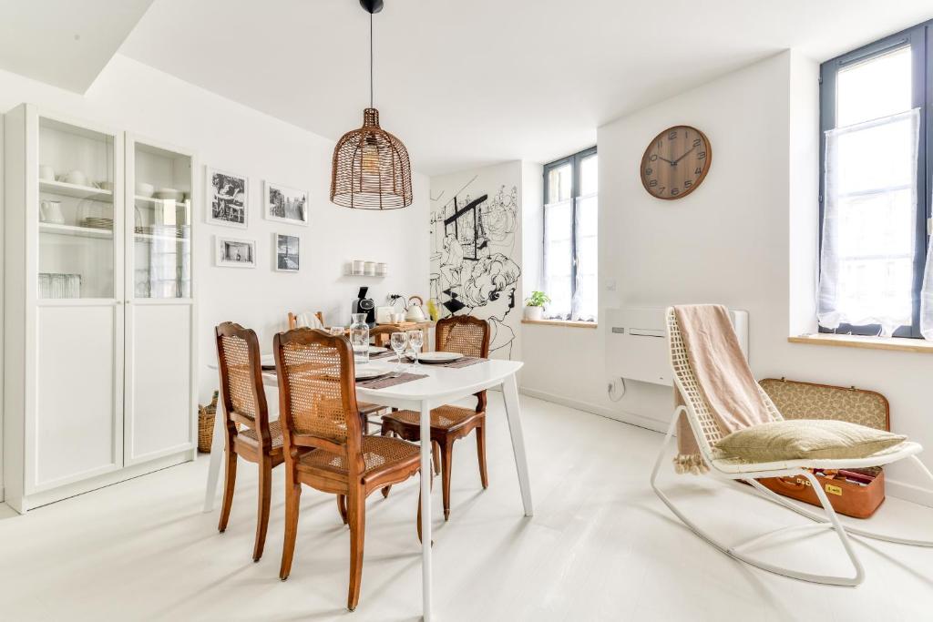 Les Gîtes de Laure - L'Or Blanc, Appartement avec Vue sur le Chateau, Climatisation, à 160 m de la Cité Médiévale - 3
