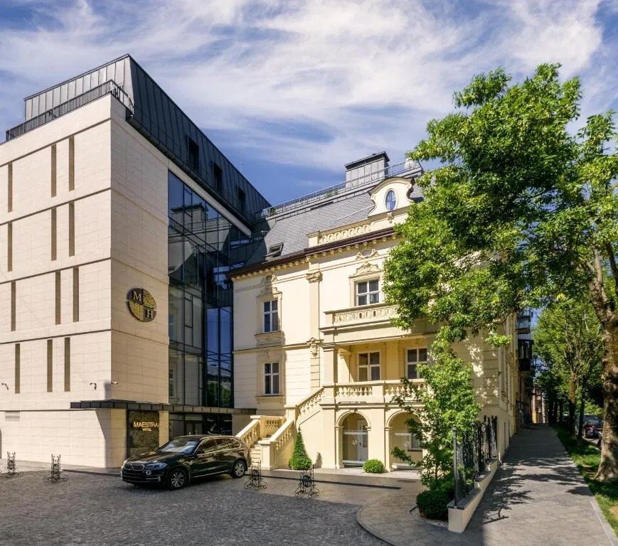 Maestral, Hotel in Lwiw