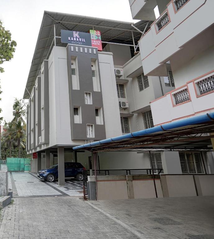 Kadavil Suites Rooms and Apartments Edappally — Hotel in Kochi
