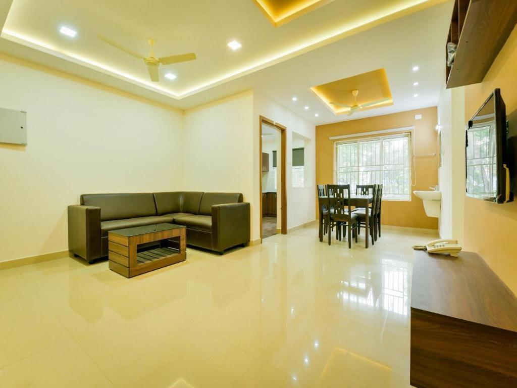 Kadavil Suites Rooms and Apartments Edappally photo