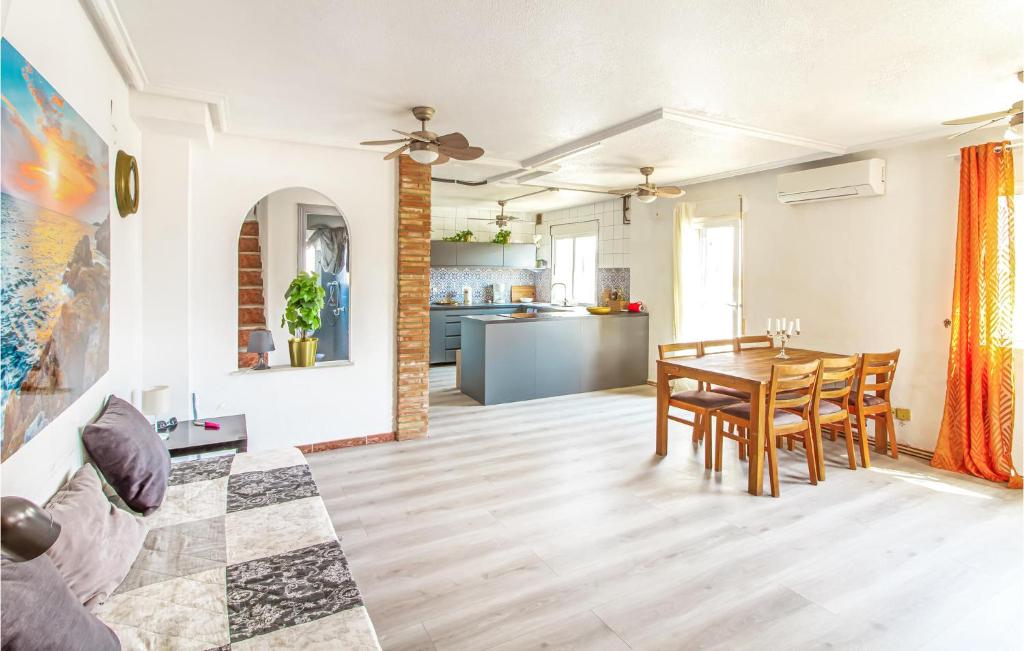 Amazing Home In Orihuela Costa - 4