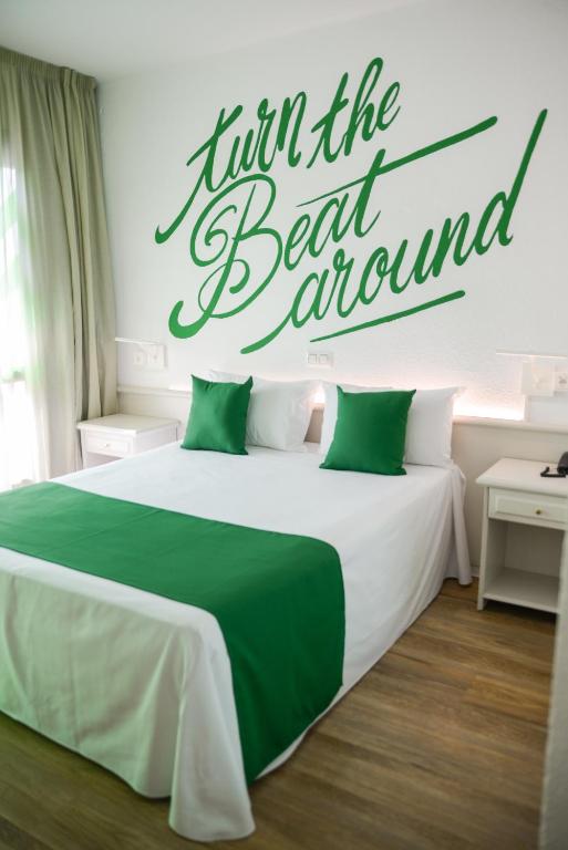 Lloret Vibe Affiliated by FERGUS — Hotel rooms in Lloret de Mar, Catalonia
