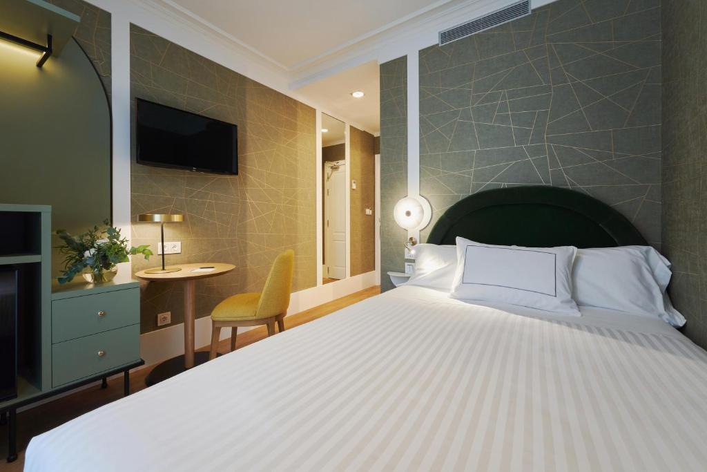 Hotel Villa Katalina By Intur photo