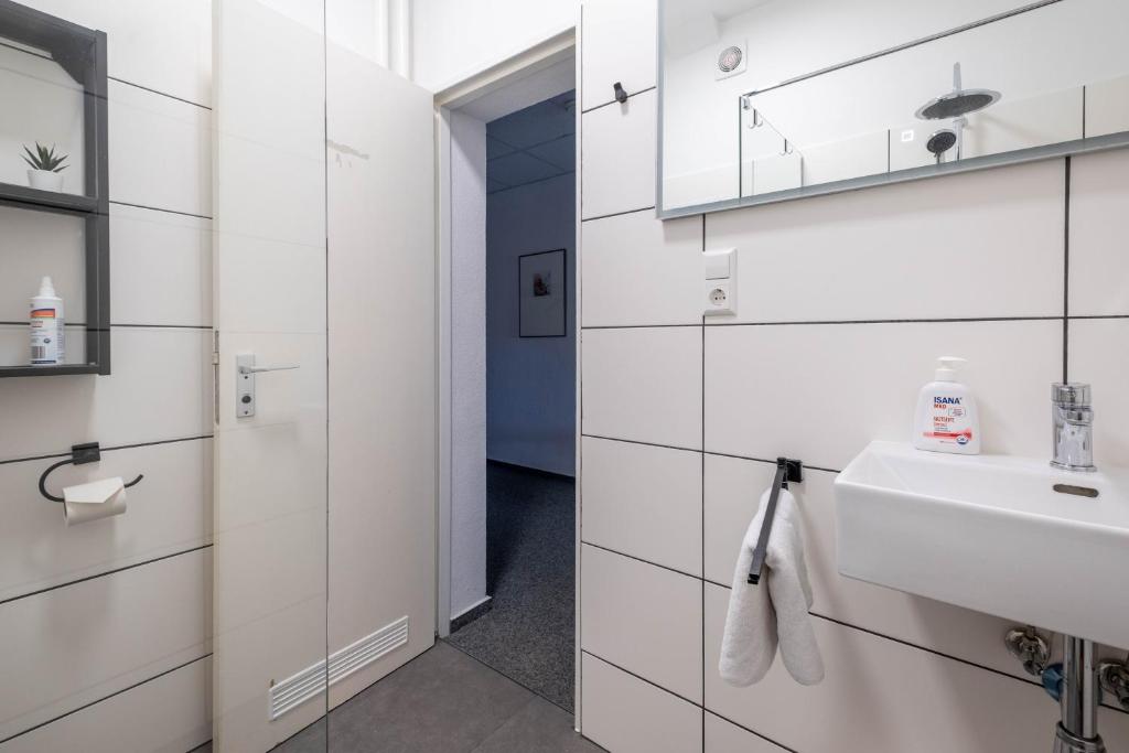 ROOM 1 / ROOM 2 photo