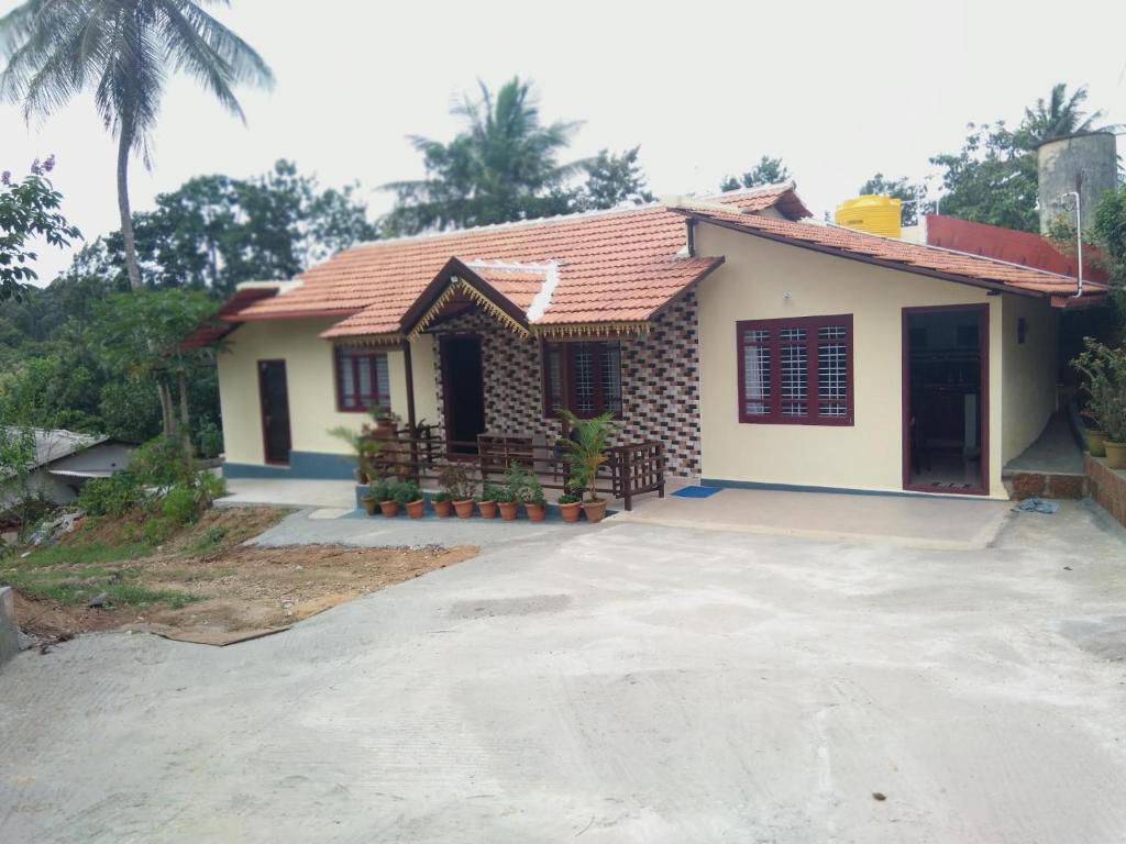 Dreamwood FarmStay — Hotel in Hassan