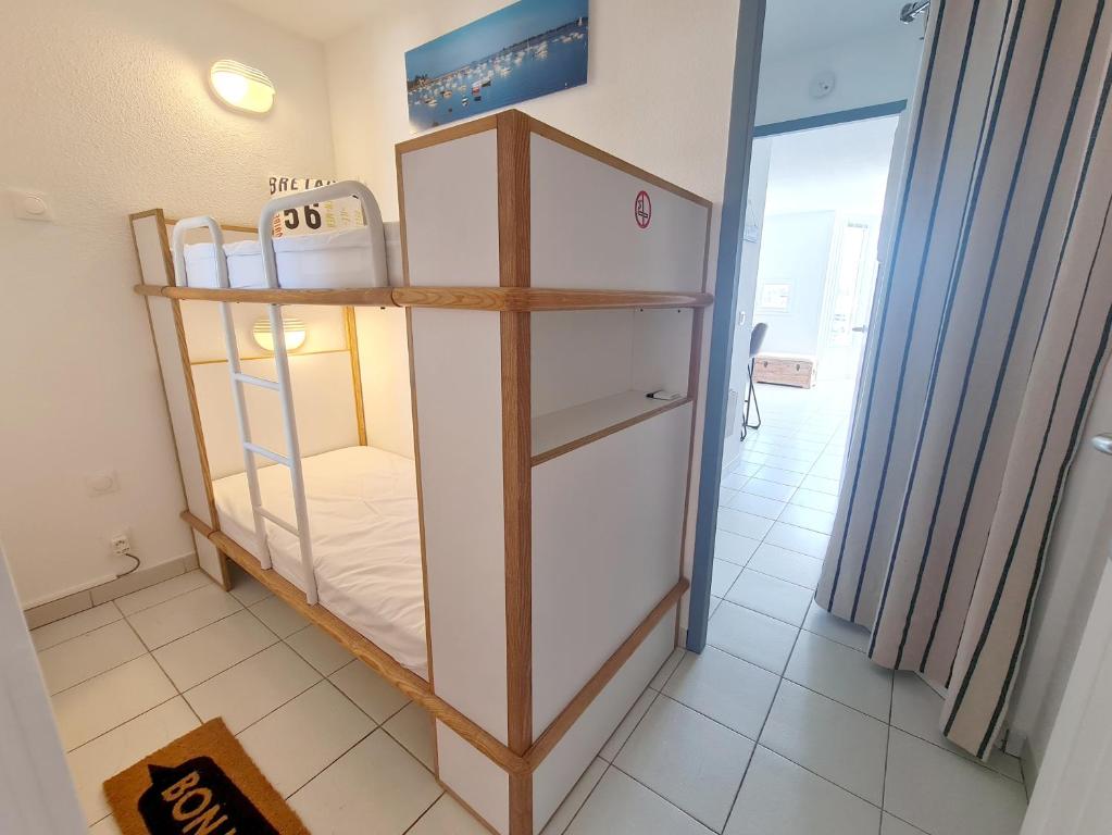 REF 040 - Studio moderne et rénové pour quatre personnes vue port Crouesty ARZON - 2