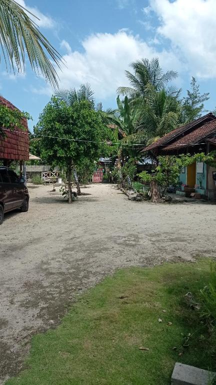 Harry's Ocean House Watukarung Homestay photo