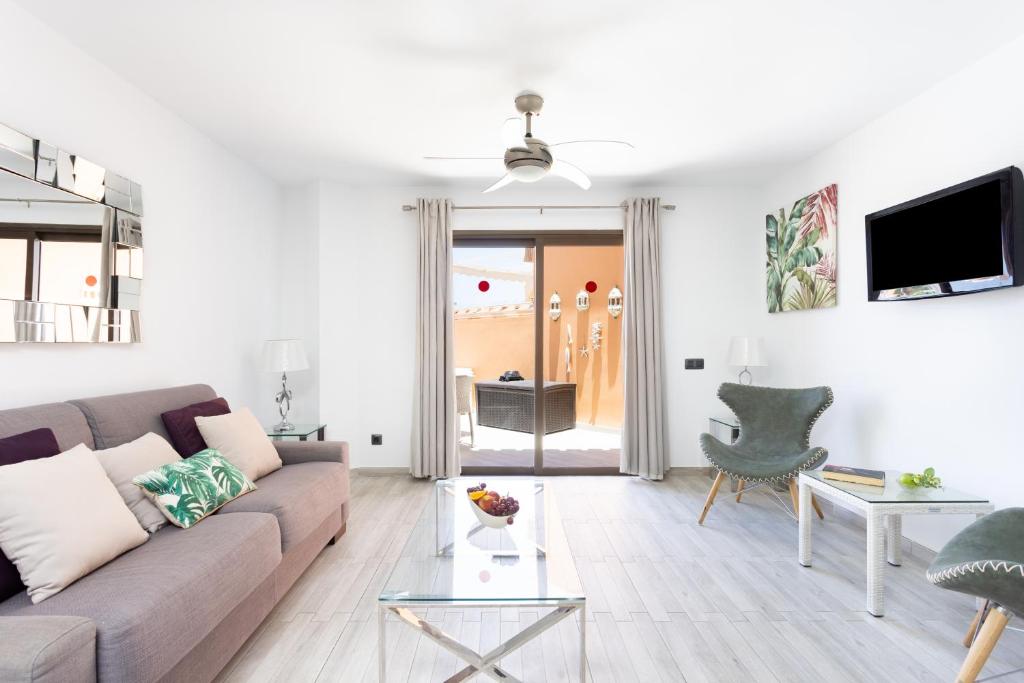 Exclusive Attic Las Vistas 3 with breathtaking sea view, only 100 m to the sea, heated pool, aircon, wifi - 5