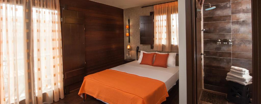 Polys Guest House photo