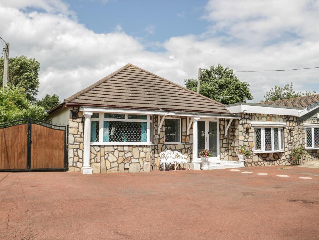 Mountain Ash, Holiday home Rhyl