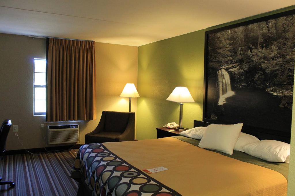 Super 8 By Wyndham Morrilton photo