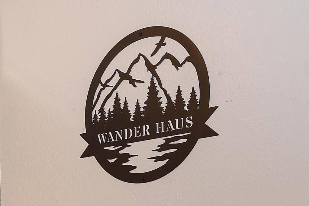 Wander Haus~Sleeps 8~Pet Friendly