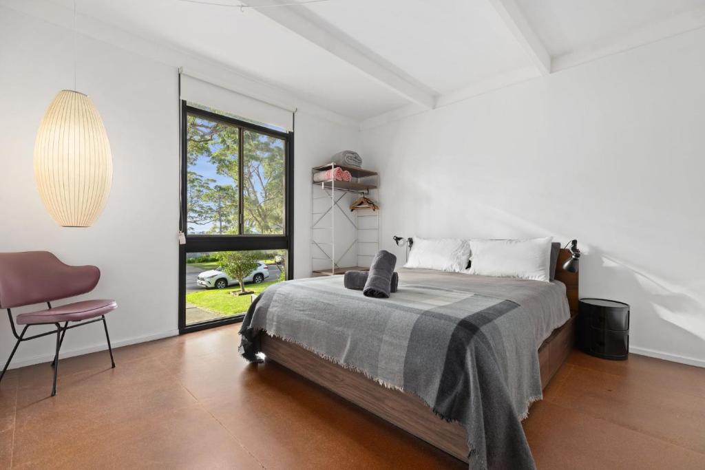 Opposite Collingwood Beach Renovated Rejuvenated and Pet Friendly photo