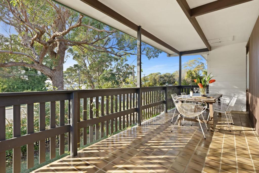 Opposite Collingwood Beach Renovated Rejuvenated and Pet Friendly photo