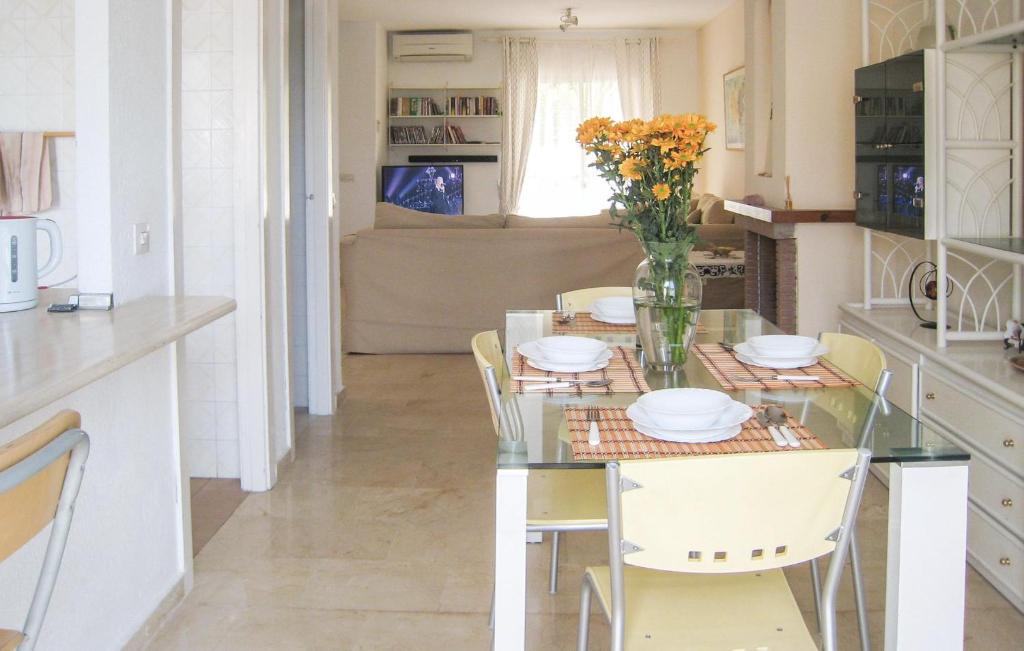 3 Bedroom Amazing Home In Estepona - 5